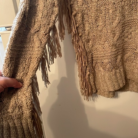 Design Lab LORD & TAYLOR Tan Brown Fringe Knit Pullover Sweater Womens Size XS - Picture 3 of 5